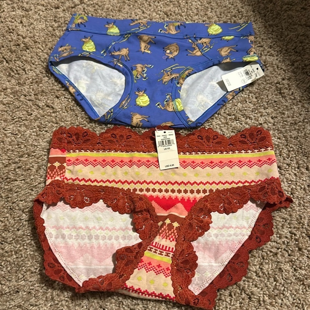 NWT Aerie holiday panty bundle (2) pair XS